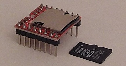 Bild: DFPlayer-Modul und SD-Karte